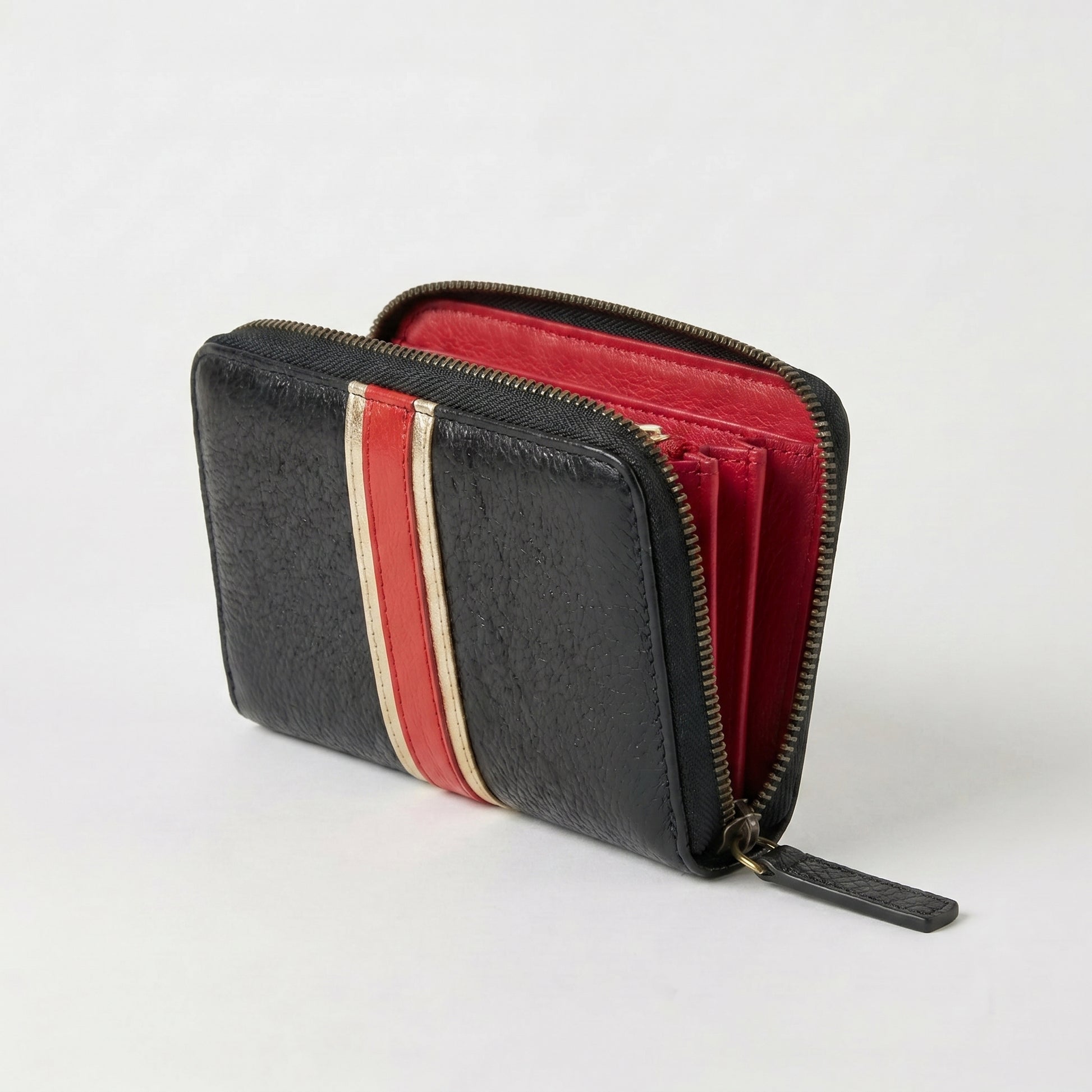 portefeuille compact black rayé rouge et or pâle   intérieur en napa rouge 