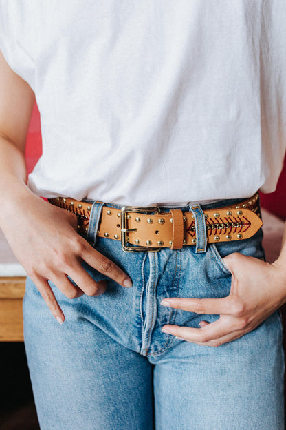 Ceinture marron cuir de vachette clouté