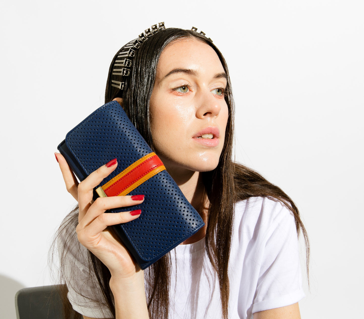 Portefeuille en cuir napa d'agneau et cuir de vachette perforé bleu