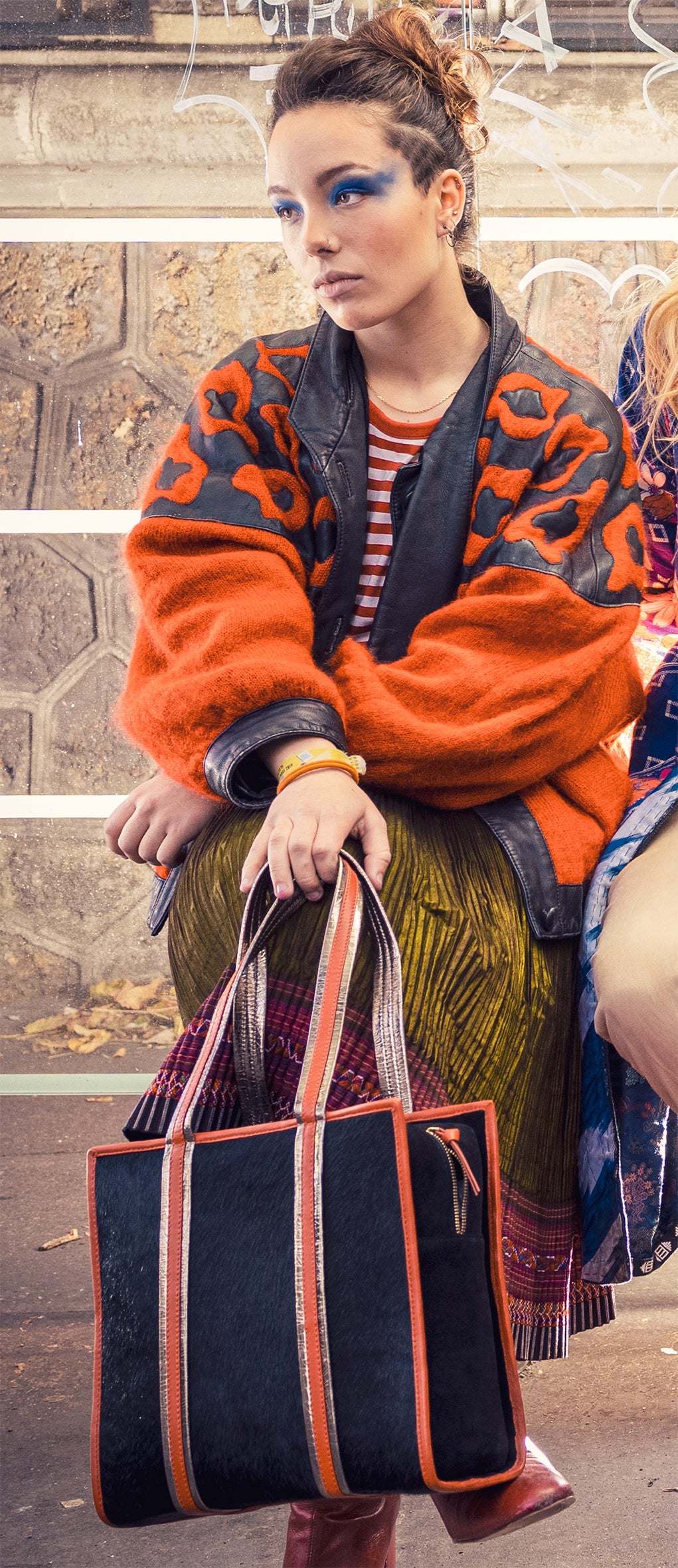 Sac en vachette et cuir d'agneau à poil foncé