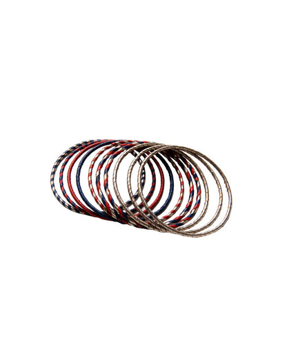 Bracelets rouges et bleus