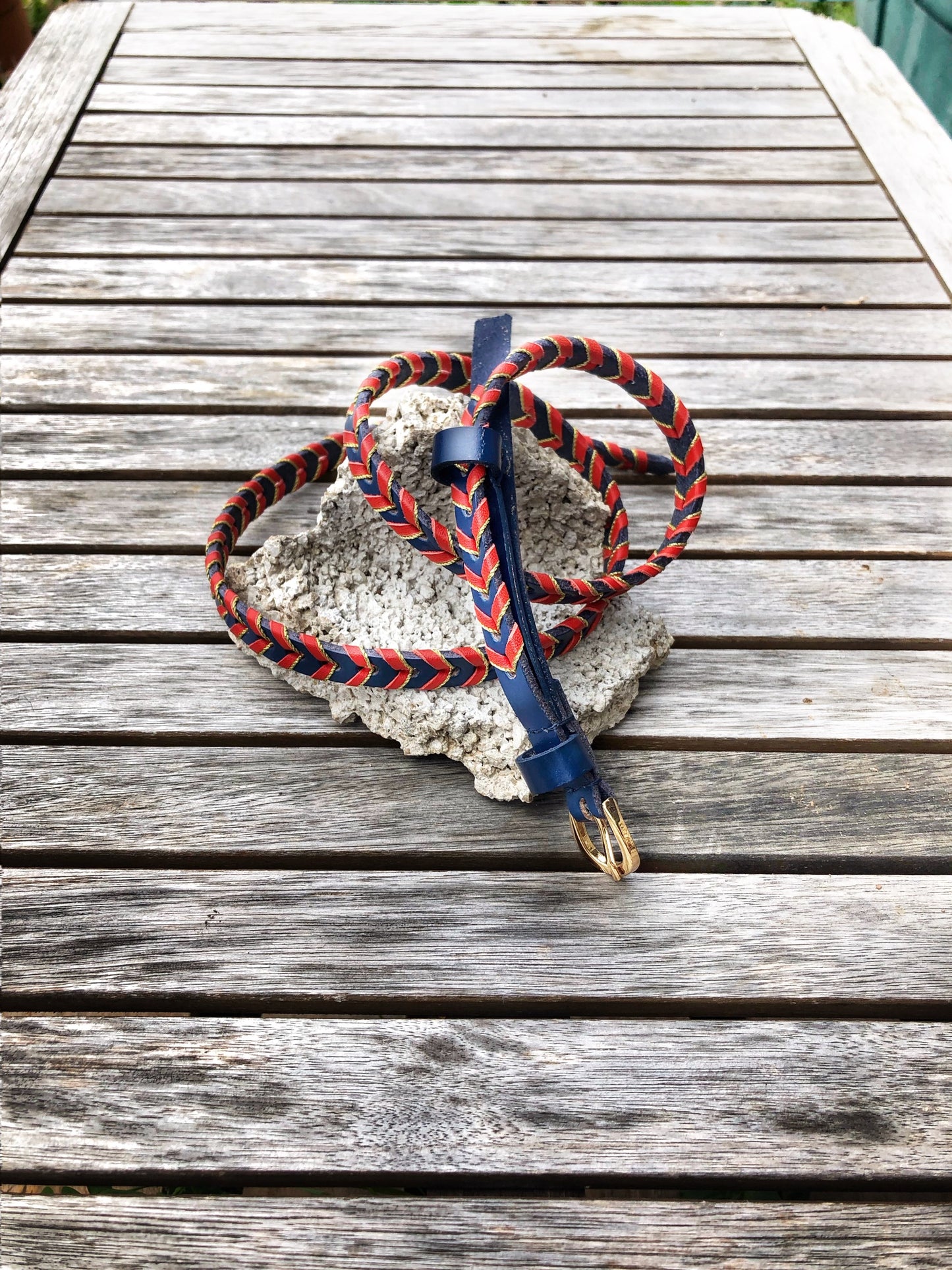 Ceinture en cuir de vachette tressé et fil lurex doré