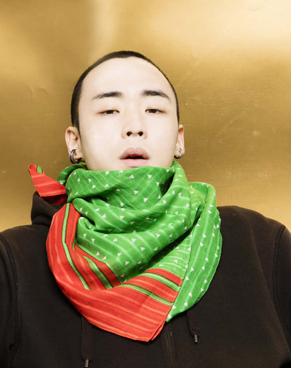 Foulard 100% coton triangle vert bande rouge