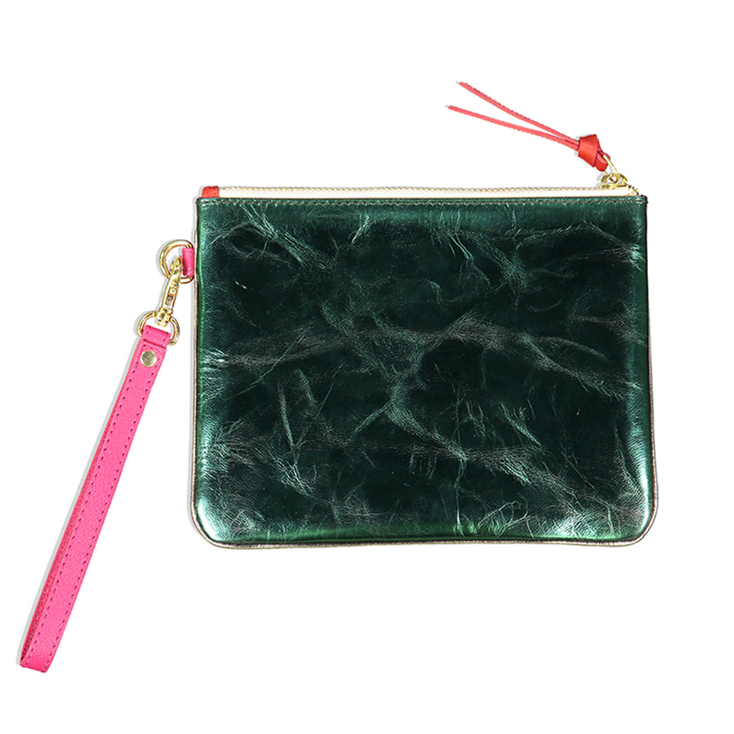 pochette rose cuir métallisé et jean clair