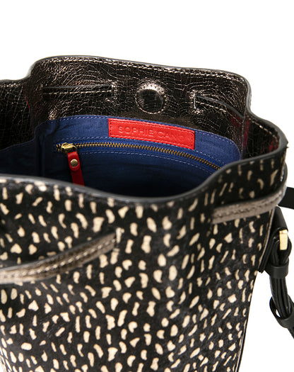 Sac sceau en cuir de vachette imprimé noir et blanc